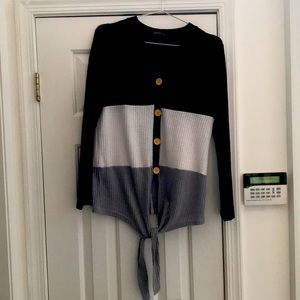 Women Miholl gray black & white sweater